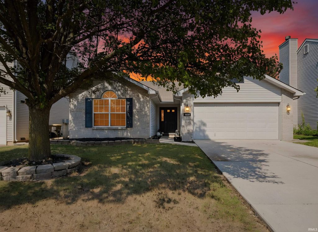 Photo of 9803 Snowstar Place, Fort Wayne, IN 46835 (MLS # 202538573)