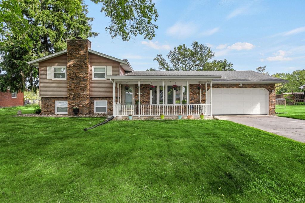 Photo of 11325 Idlewood Drive, Osceola, IN 46561 (MLS # 202621494)