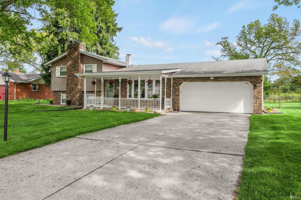 Photo of 11325 Idlewood Drive, Osceola, IN 46561 (MLS # 202621494)