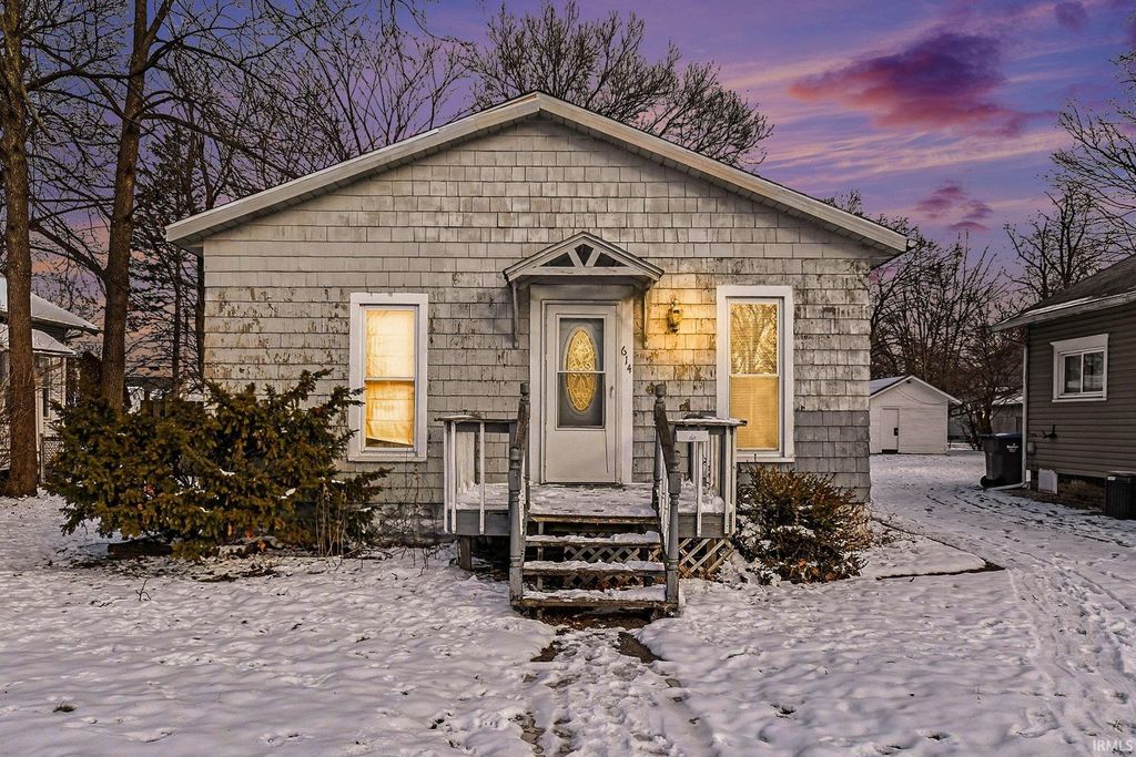 Photo of 614 Maple Row, Elkhart, IN 46514 (MLS # 202600561)