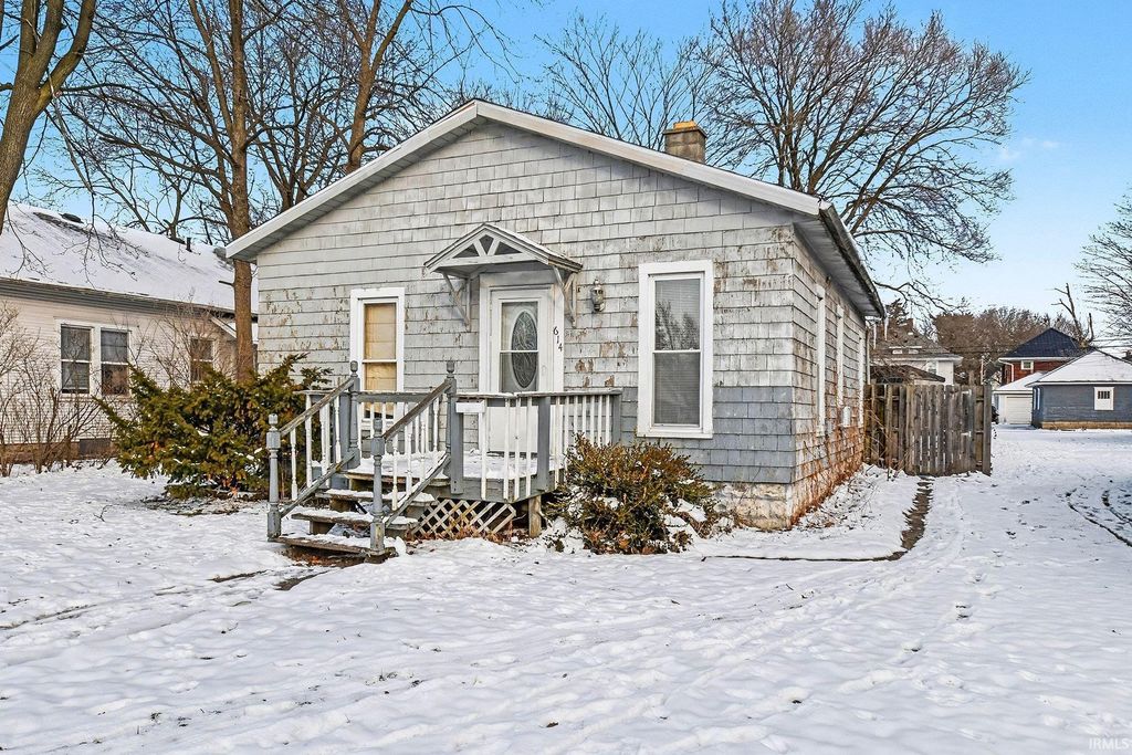 Photo of 614 Maple Row, Elkhart, IN 46514 (MLS # 202600561)