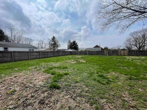 Tiny photo for 2417 N Calumet Street, Kokomo, IN 46901 (MLS # 202611515)
