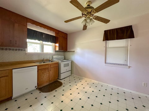 Tiny photo for 306 N Holland Street, Muncie, IN 47303 (MLS # 202627576)