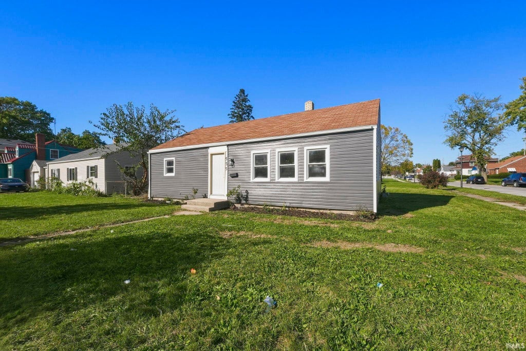 Photo of 555 E Rudisill Boulevard, Fort Wayne, IN 46806 (MLS # 202643639)