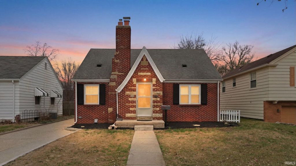 Photo of 2222 Opechee Way, Fort Wayne, IN 46809 (MLS # 202608430)