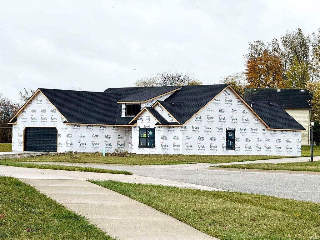 Photo of 2309 Chandler Way, Auburn, IN 46706 (MLS # 202547891)