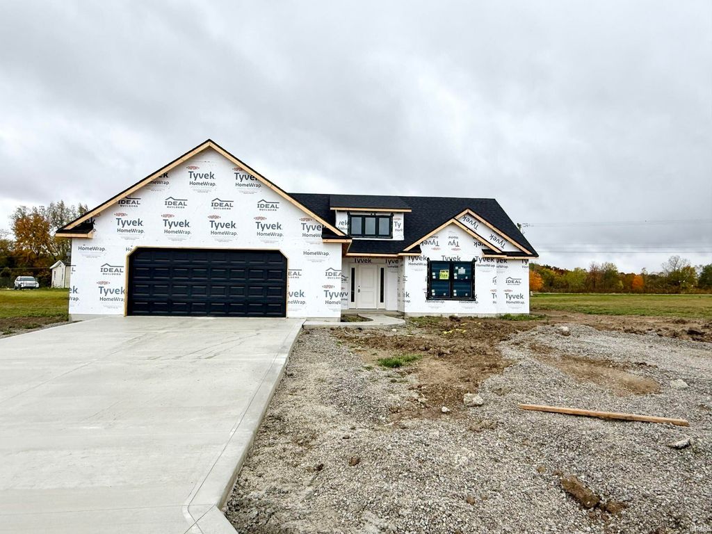 Photo of 2309 Chandler Way, Auburn, IN 46706 (MLS # 202547891)