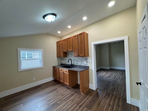 Tiny photo for 904 S Bell Street, Kokomo, IN 46902 (MLS # 202513963)