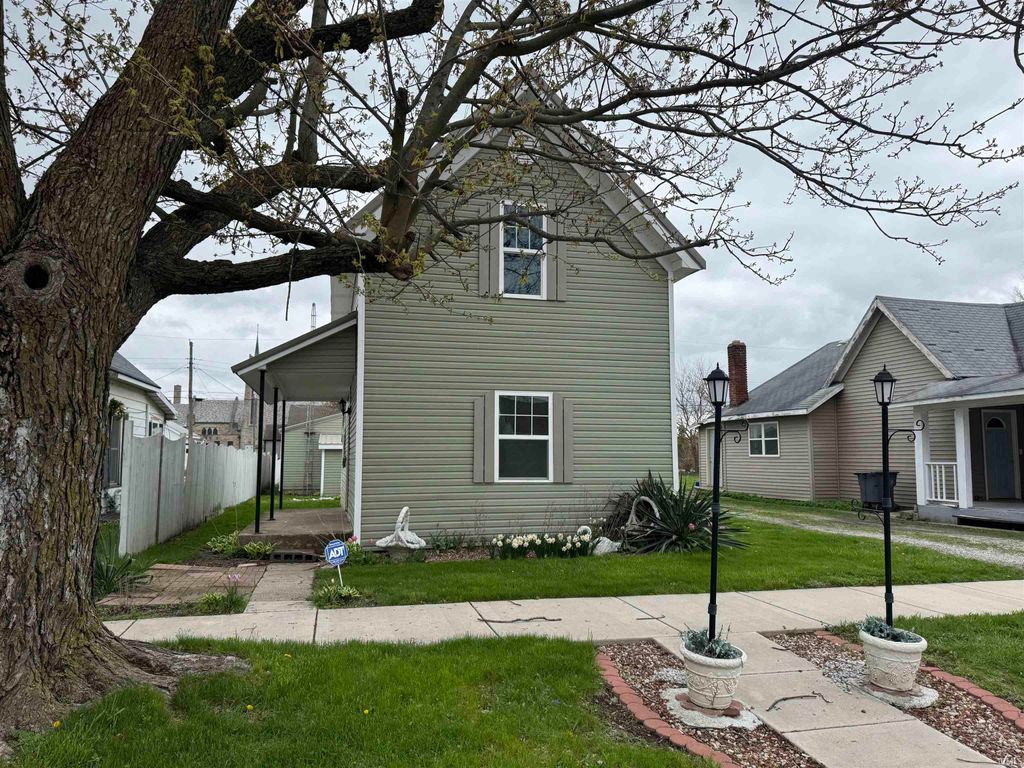 Photo for 904 S Bell Street, Kokomo, IN 46902 (MLS # 202513963)