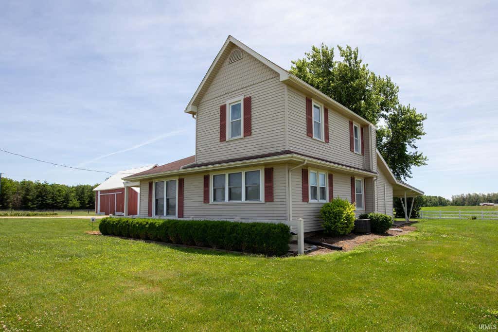 Photo of 1027 12Th Road, Bourbon, IN 46504 (MLS # 202625684)