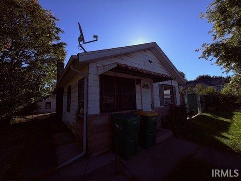 Photo of 918 S Ironwood Drive, Mishawaka, IN 46544 (MLS # 202643452)
