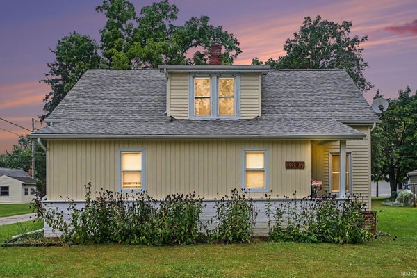 1307 HICKORY ST, GOSHEN, IN 46526 - Image b30dde2ec4ae92ddb28ba56dc19b9ce0/2116635656