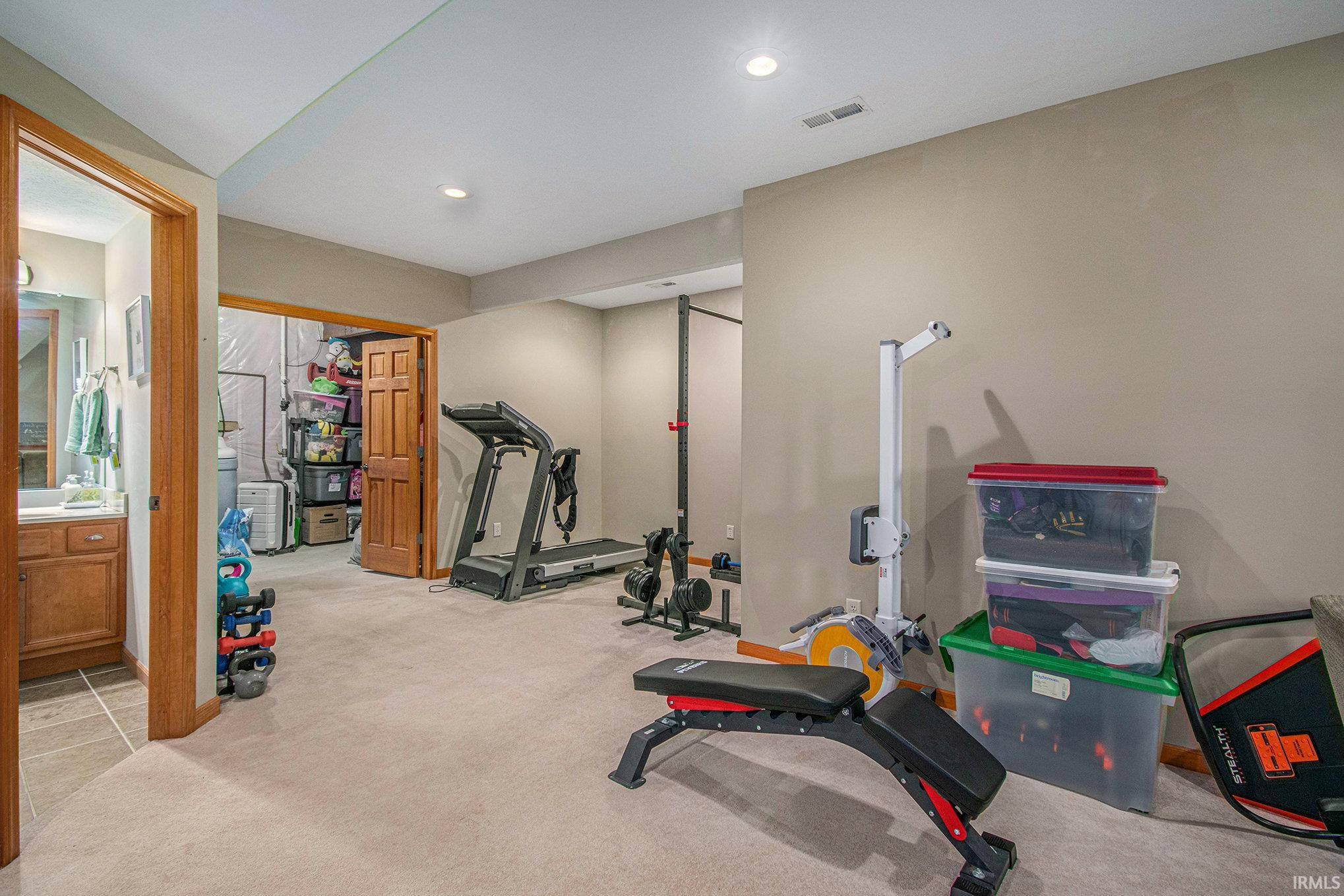 Warsaw, Indiana 46580, United States, 4 Bedrooms Bedrooms, ,4 BathroomsBathrooms,Residential,Active,160194