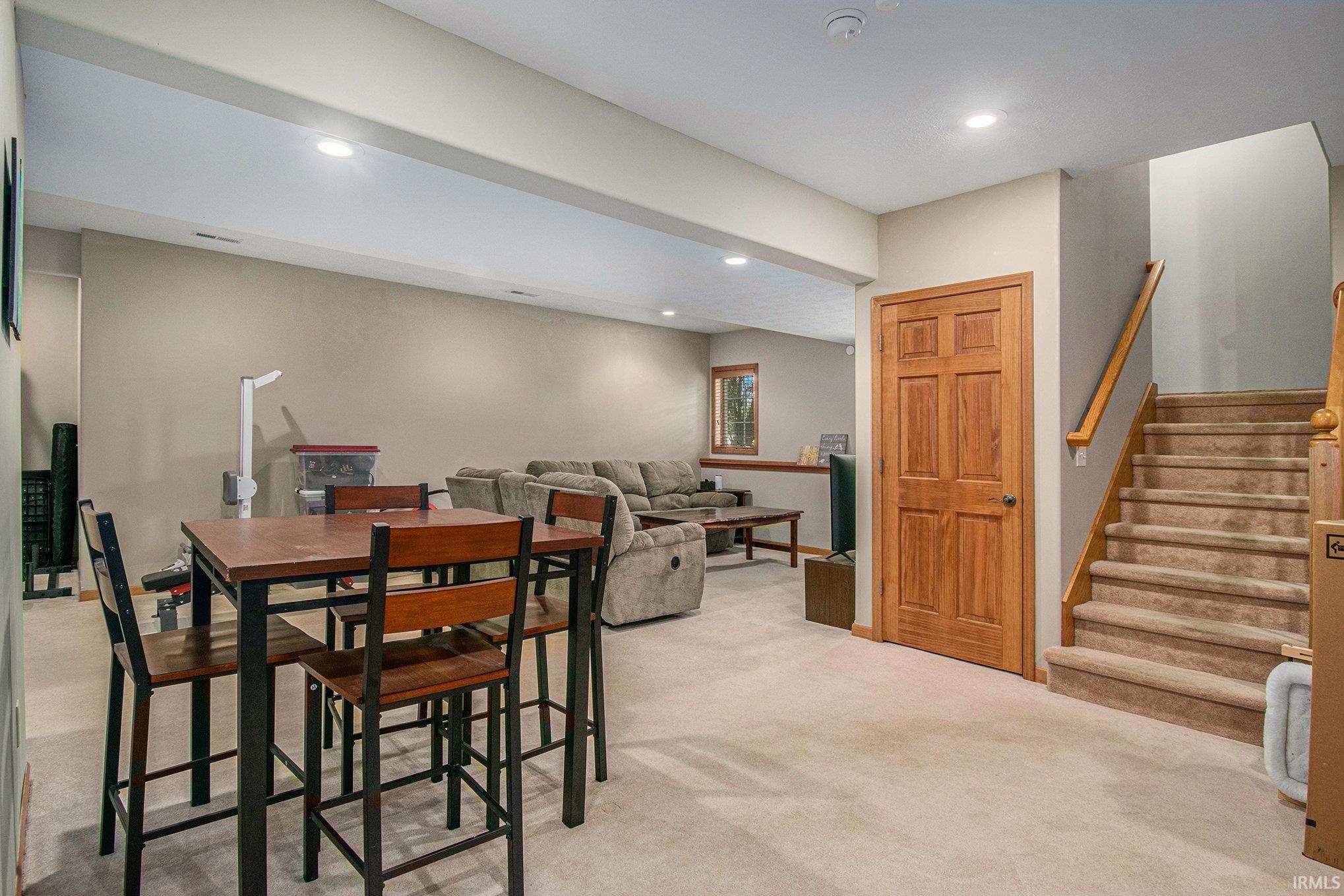 Warsaw, Indiana 46580, United States, 4 Bedrooms Bedrooms, ,4 BathroomsBathrooms,Residential,Active,160194