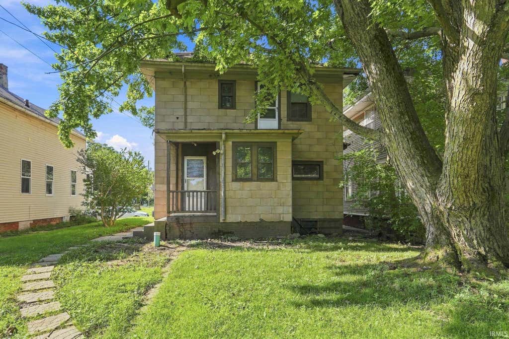 Photo of 924 W Dewald Street, Fort Wayne, IN 46802 (MLS # 202633764)