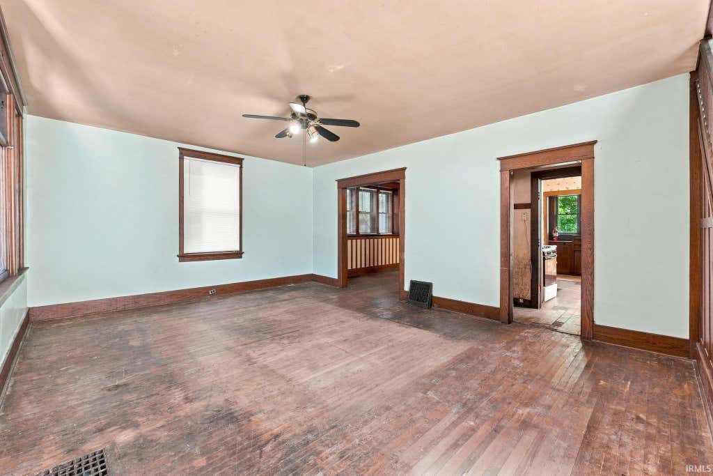 Photo of 924 W Dewald Street, Fort Wayne, IN 46802 (MLS # 202633764)