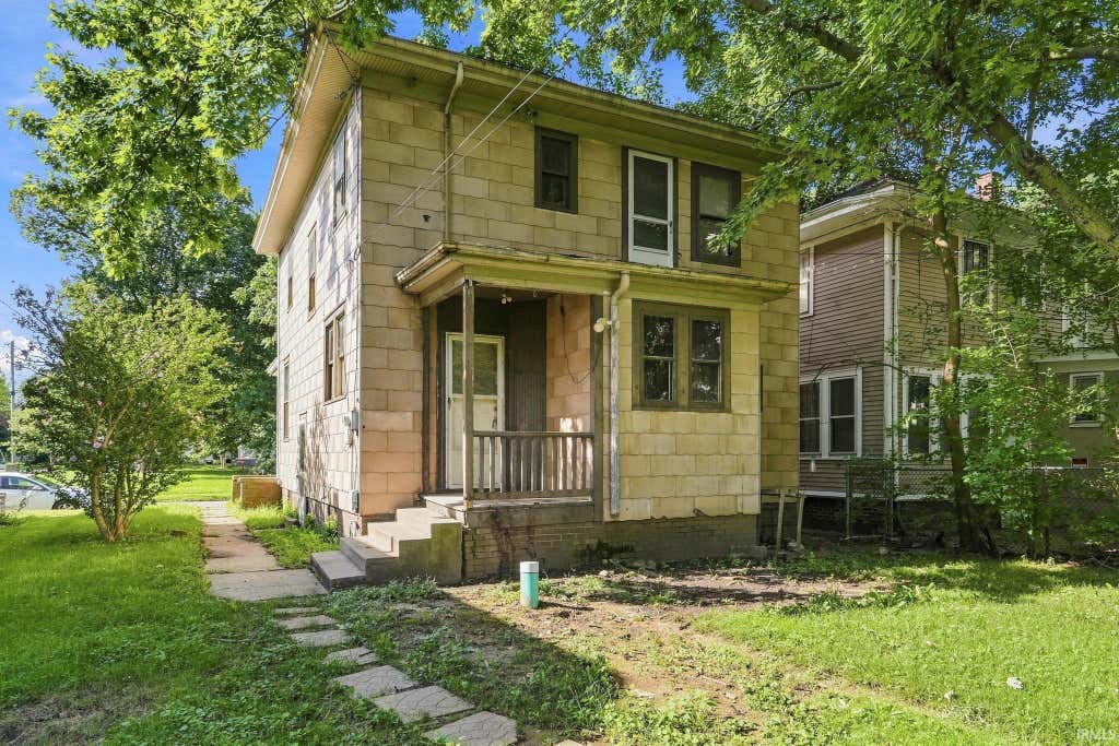 Photo of 924 W Dewald Street, Fort Wayne, IN 46802 (MLS # 202633764)
