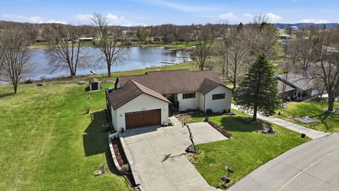 Photo of 5010 Terry Lake Road, Hamilton, IN 46742 (MLS # 202611293)