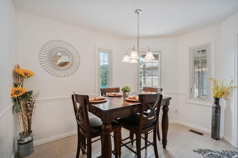 Tiny photo for 4723 Glen Moor Way, Kokomo, IN 46902 (MLS # 202613906)