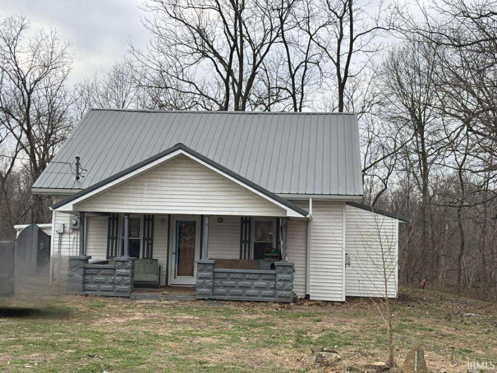 Photo of 11552 Boggs West Circle, Loogootee, IN 47553 (MLS # 202600649)