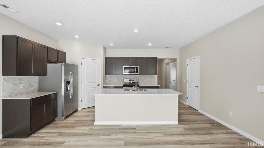 Photo of 6832 Jerome Park Place, Fort Wayne, IN 46835 (MLS # 202549330)