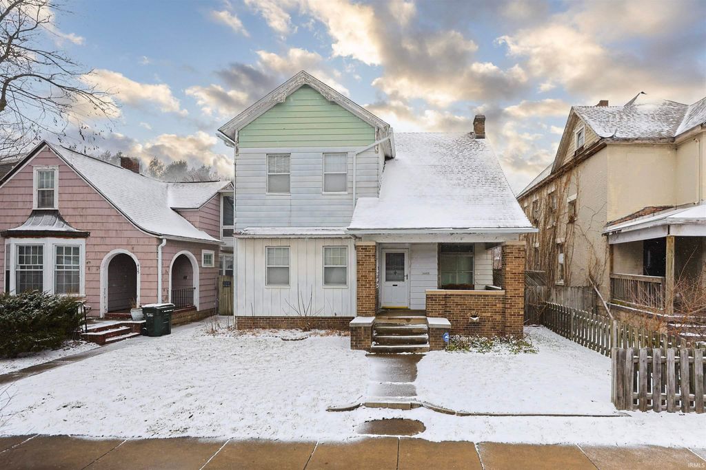 Photo of 415 Lincoln Way, South Bend, IN 46601 (MLS # 202601568)