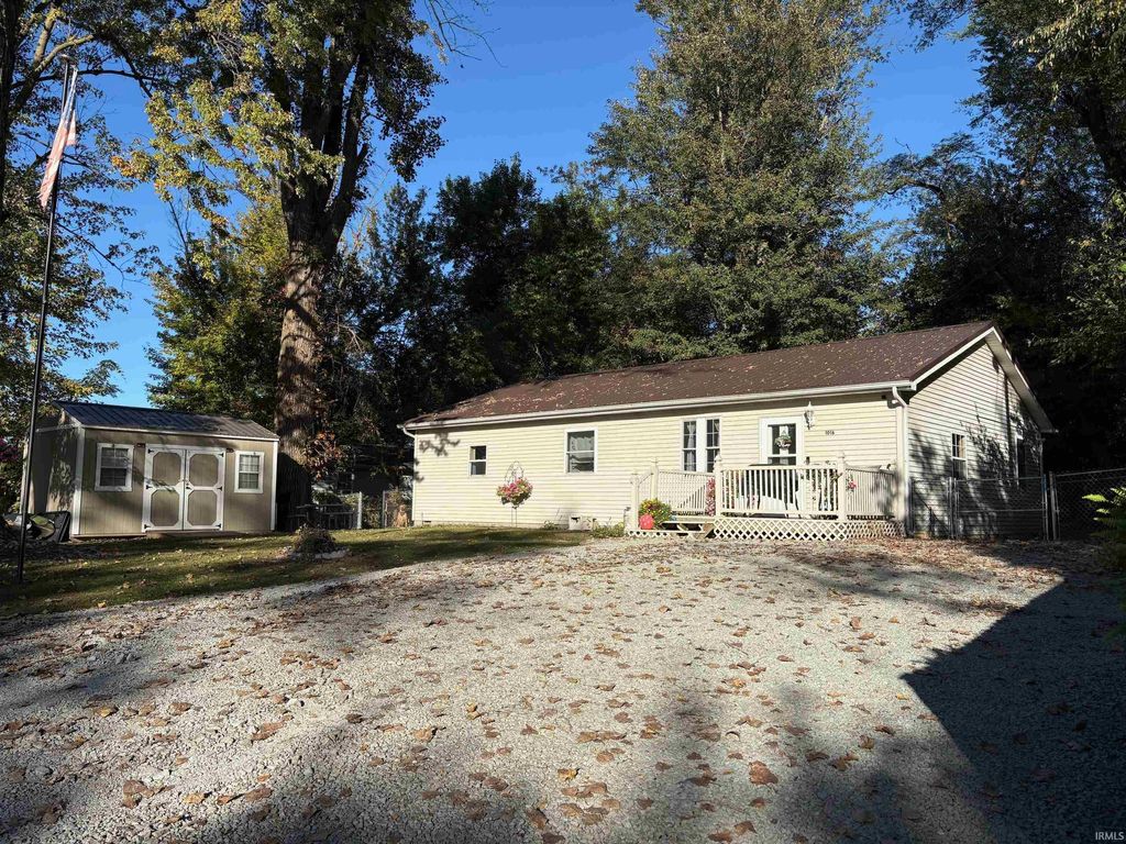 Photo of 1016 N Roosevelt Street, Silver Lake, IN 46982 (MLS # 202542112)