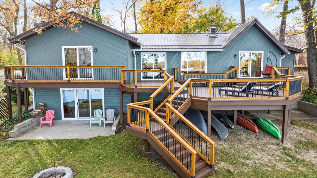 Photo of 8652 E Koher Rd S Rd, Syracuse, IN 46567 (MLS # 202545353)