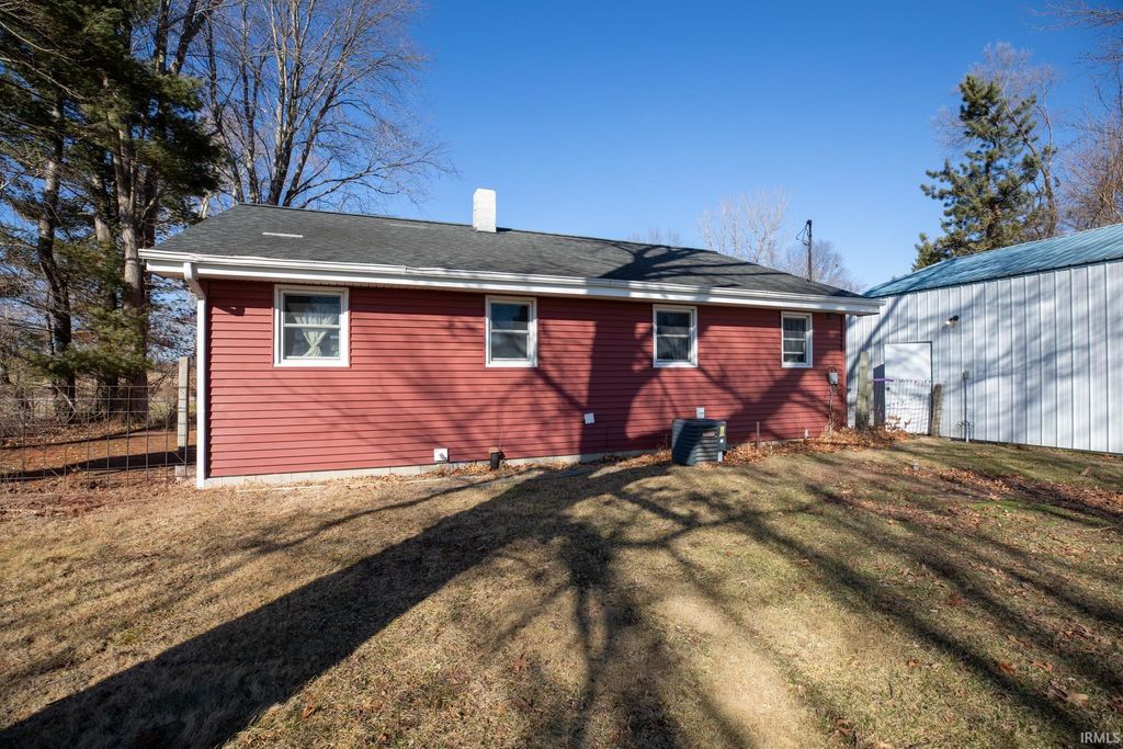 Photo of 29 State Road 10, Bourbon, IN 46504 (MLS # 202605356)