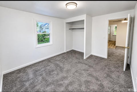 Tiny photo for 55405 Glenn Road, South Bend, IN 46628 (MLS # 202635227)