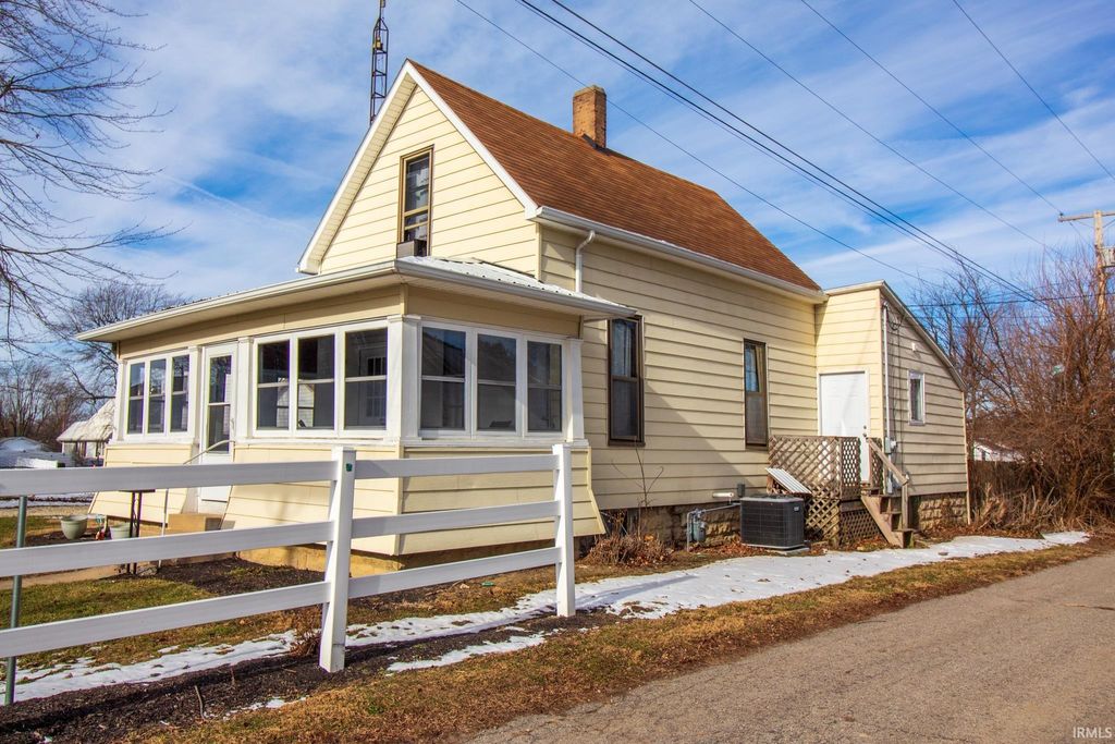 Photo of 424 W Hickory Street, Union City, IN 47390 (MLS # 202602335)