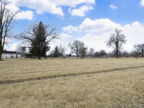 Tiny photo for 1758 N Lancer Street, Peru, IN 46970 (MLS # 202403722)