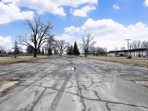 Tiny photo for 1758 N Lancer Street, Peru, IN 46970 (MLS # 202403722)