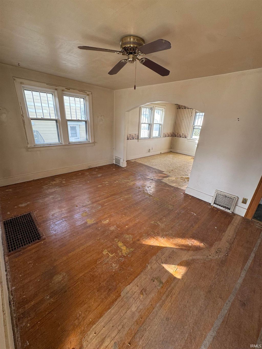 Photo of 2209 Curdes Avenue, Fort Wayne, IN 46805 (MLS # 202605486)