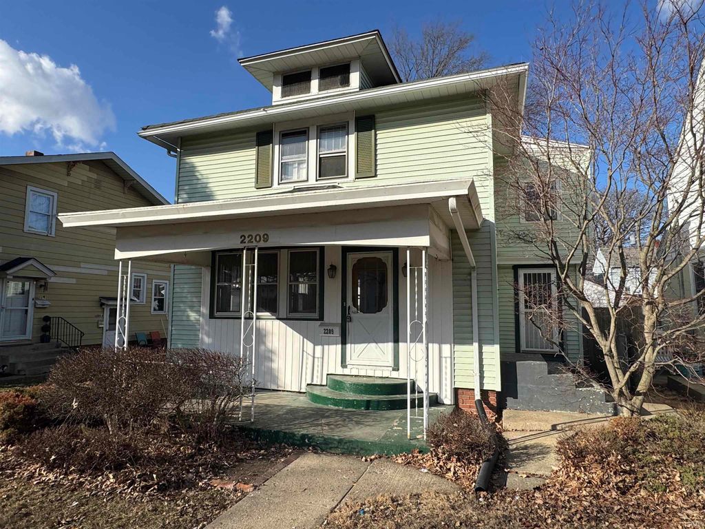 Photo of 2209 Curdes Avenue, Fort Wayne, IN 46805 (MLS # 202605486)