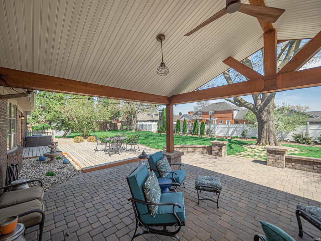 Photo of 610 Salem Court, Evansville, IN 47715 (MLS # 202611295)