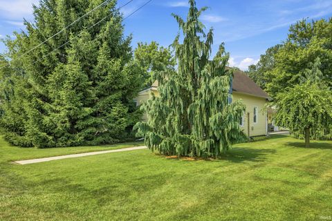 Tiny photo for 68 W 150 S, Bringhurst, IN 46913 (MLS # 202629244)