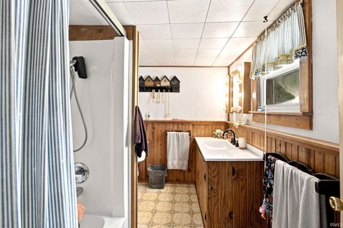 Tiny photo for 68 W 150 S, Bringhurst, IN 46913 (MLS # 202629244)