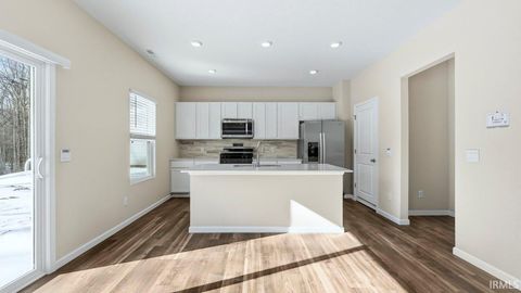 Tiny photo for 6896 Jerome Park Place, Fort Wayne, IN 46835 (MLS # 202539468)