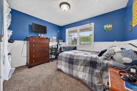 Tiny photo for 305 Kingsmill Drive, Logansport, IN 46947 (MLS # 202624439)