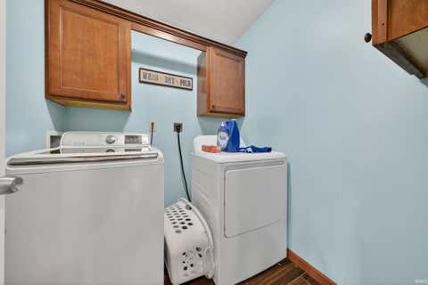 Tiny photo for 305 Kingsmill Drive, Logansport, IN 46947 (MLS # 202624439)