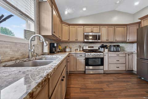 Tiny photo for 305 Kingsmill Drive, Logansport, IN 46947 (MLS # 202624439)