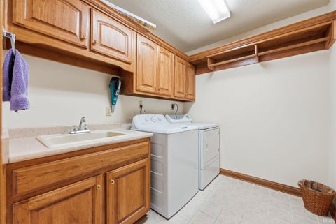 Tiny photo for 103 Matthew Cove, Auburn, IN 46706 (MLS # 202641927)