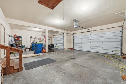 Tiny photo for 103 Matthew Cove, Auburn, IN 46706 (MLS # 202641927)