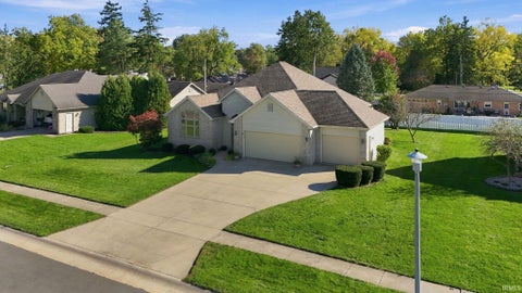 Tiny photo for 103 Matthew Cove, Auburn, IN 46706 (MLS # 202641927)