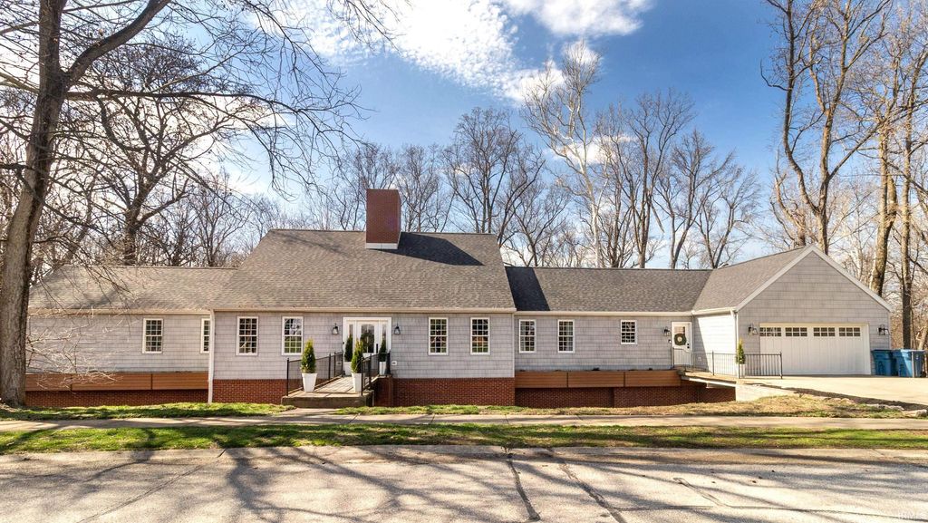 Photo of 6211 Pfafflin Lake Boulevard, Newburgh, IN 47630 (MLS # 202608800)