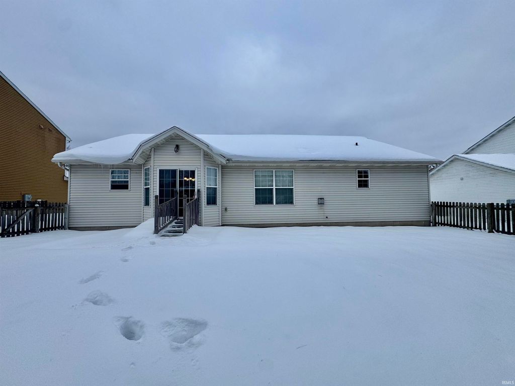 Photo of 4433 Jade Crossing Drive, South Bend, IN 46628 (MLS # 202603730)