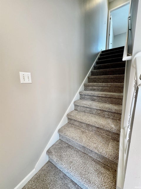 Tiny photo for 3404 S Oaklawn Circle, Bloomington, IN 47401 (MLS # 202631165)