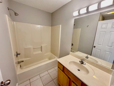 Tiny photo for 3404 S Oaklawn Circle, Bloomington, IN 47401 (MLS # 202631165)