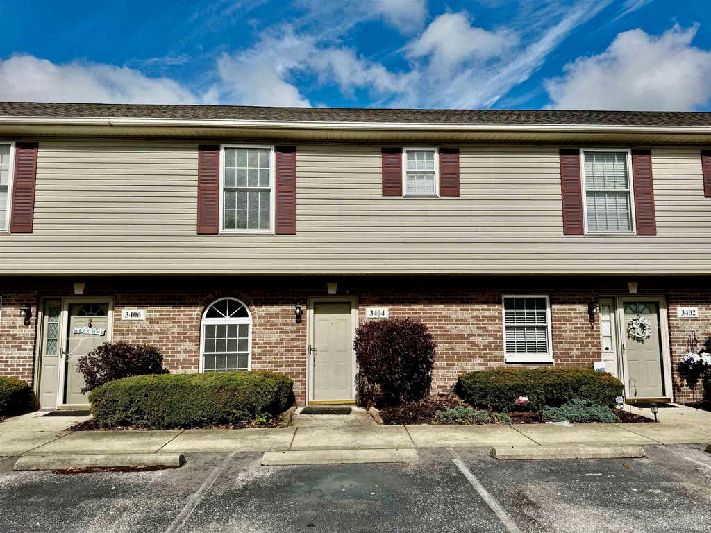 Photo of 3404 S Oaklawn Circle, Bloomington, IN 47401 (MLS # 202631165)